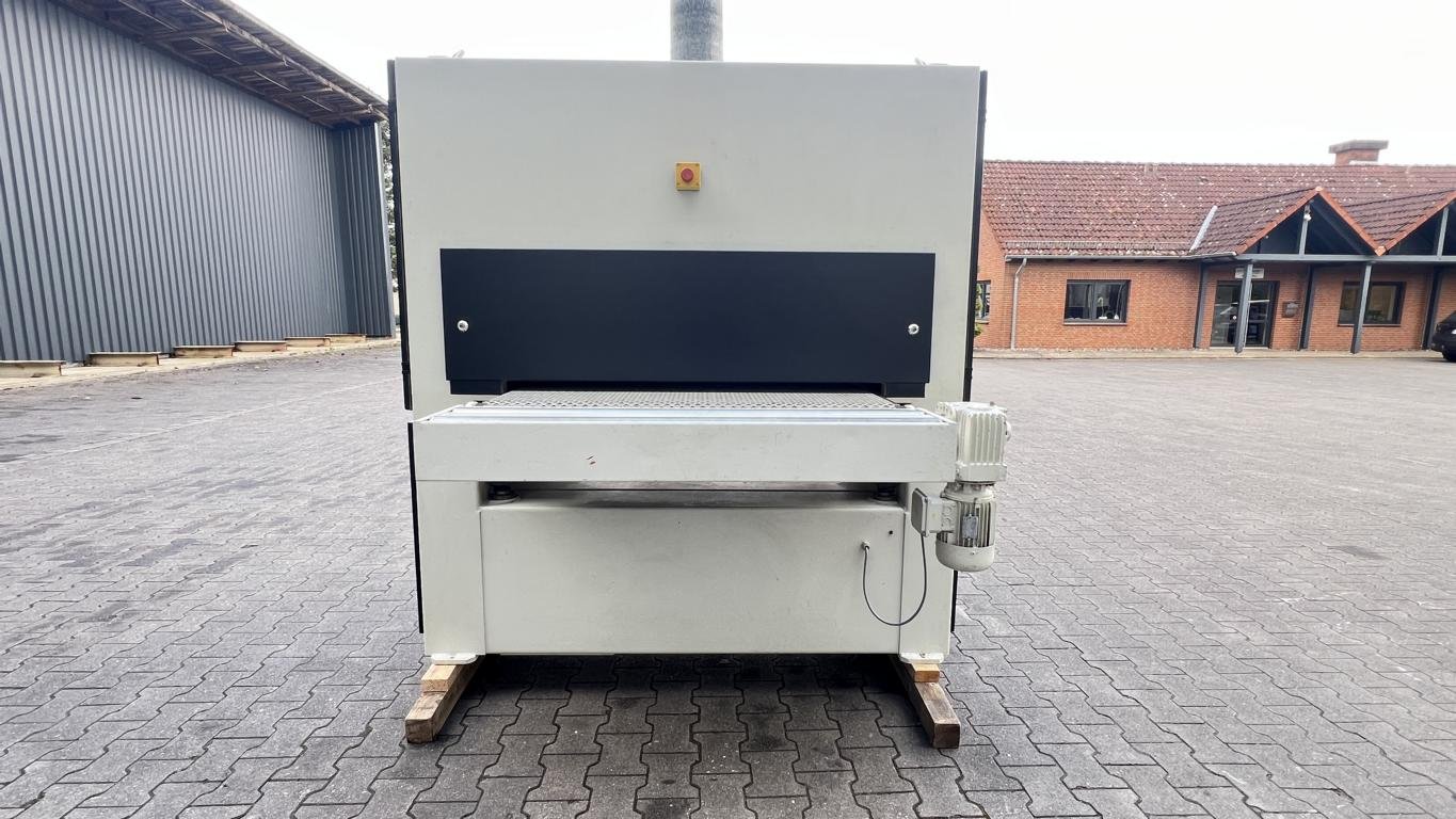 2000 m. Platus šlifavimo staklių modelis Bütfering Super 111L - Image 4